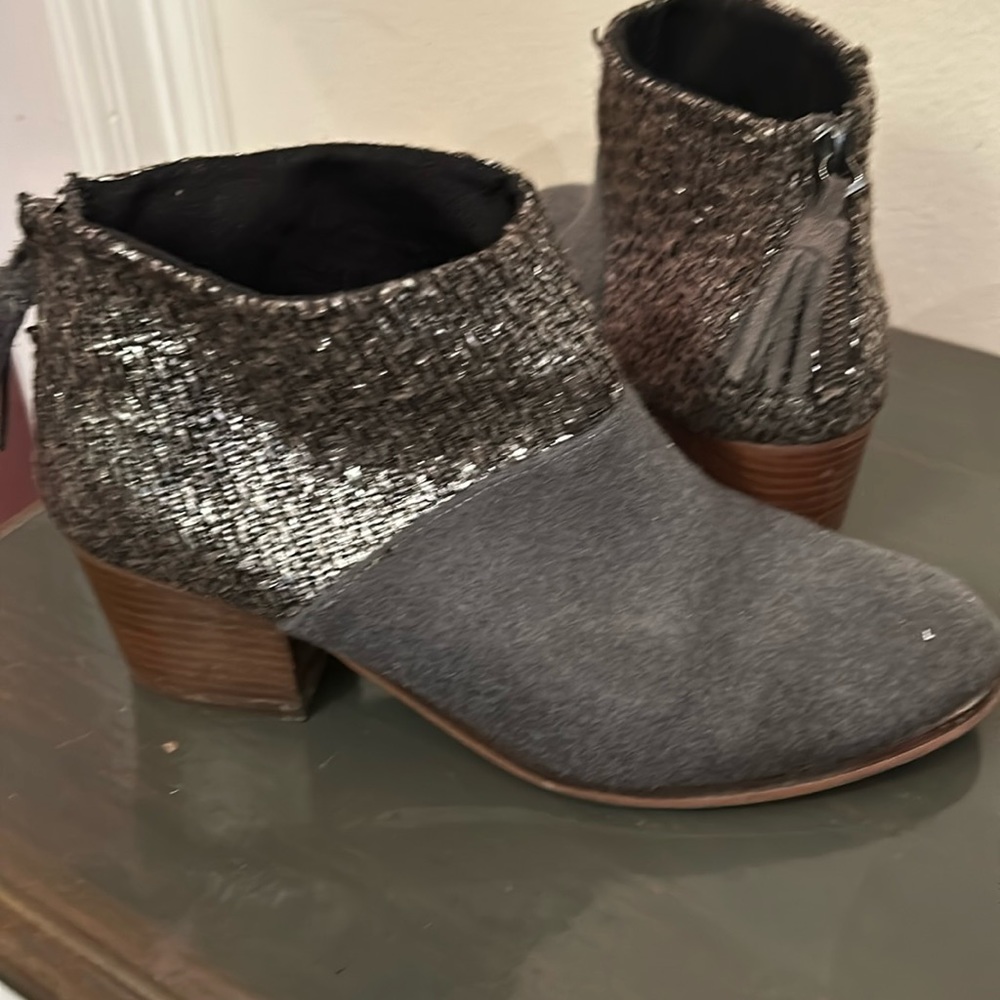 Tom's bootie